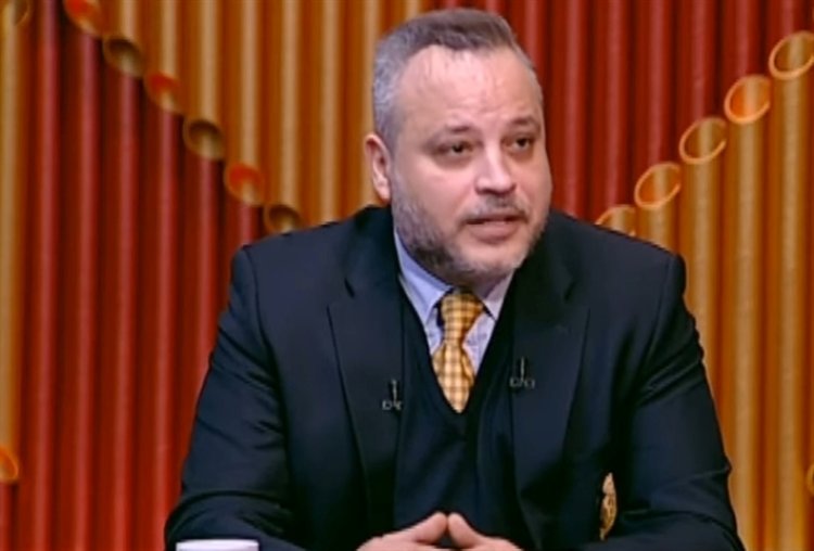 تامر عبد المنعم يهاجم عمليات التجميل: «النفخ جنن النسوان»