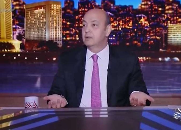 عمرو أديب يدافع عن أصالة بعد هجوم الجمهور المصري عليها