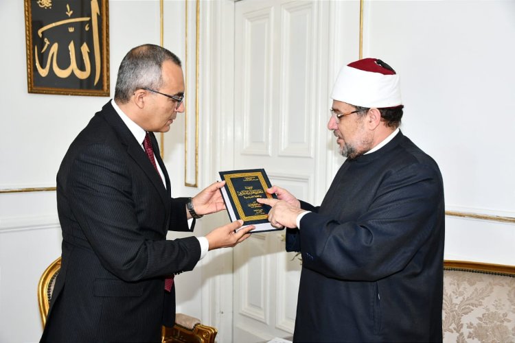 وزير الأوقاف يستقبل سفير مصر خالد عارف لدى جمهورية السنغال