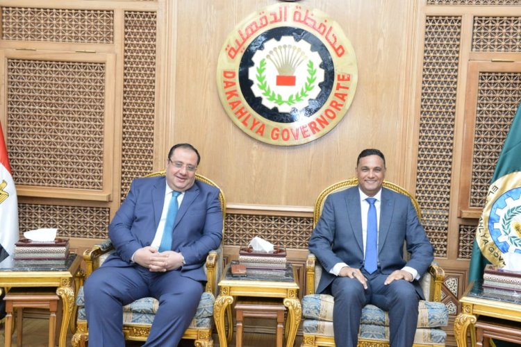 محافظ الدقهلية يستقبل رئيس محكمة جنوب المنصورة في زيارته الأولي عقب توليه منصبه