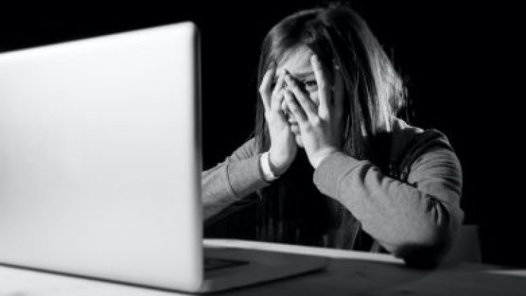 صور وفيديوهات فاضحة.. ضبط شاب ابتز 7 فتيات في بني سويف