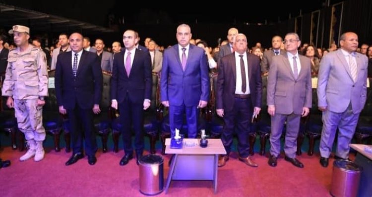 محافظ سوهاج يشهد حفل تكريم أوائل الشهادات والخريجين