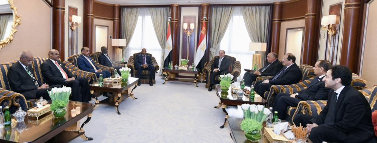 الرئيس السيسي يؤكد دعم مصر الكامل لجهود مجلس السيادة في السودان