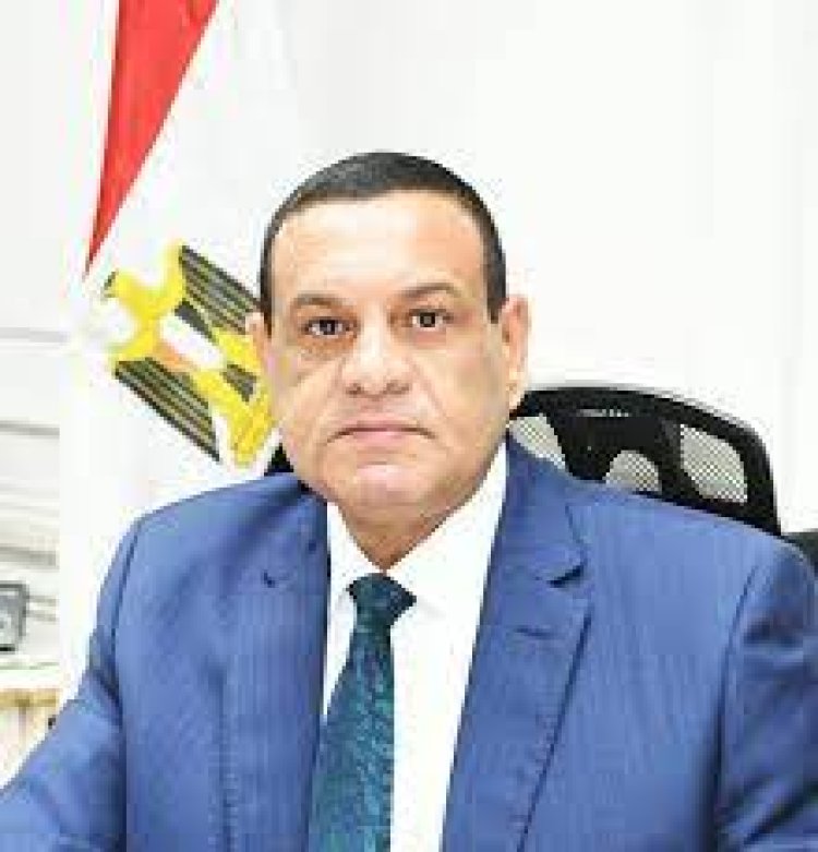 وزير التنمية المحلية يعلن عن بدء التطبيق الفعلى لقانون المحال العامة