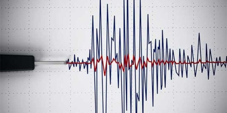 هزة أرضية بقوة 4.9 درجات تضرب جزيرة فلوريس بإندونيسيا