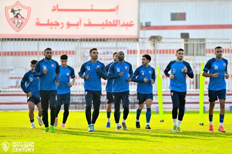 جلسة لـ «فيريرا» مع لاعبي الزمالك.. وعبد الشافي يشارك في جزء من المران