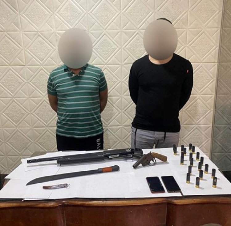 ضبط شخصَين بالقاهرة بحوزتهما أسلحة نارية بقصد الإعداد للتشاجر