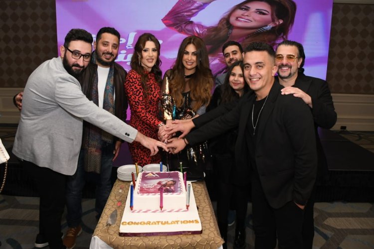 شاهد| مي سليم تحتفل بأغنيتها الجديدة «احنا كبنات»