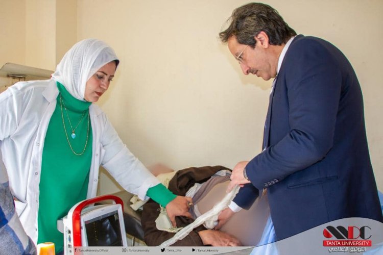 تقديم الرعاية الطبية لـ 1267 حالة بقافلة جامعة طنطا بمركز السنطة