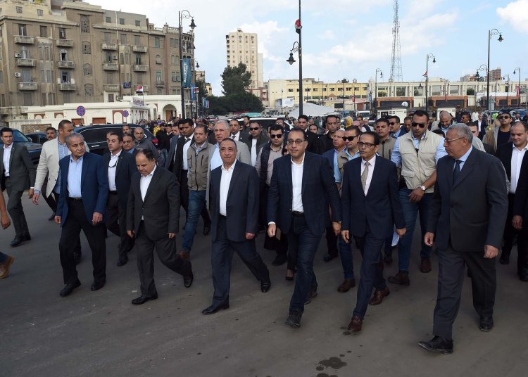 رئيس الوزراء يصل إلى الإسكندرية لمتابعة سير إجراءات الإفراج الجمركي عن السلع والبضائع في الميناء