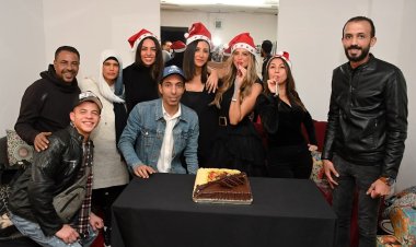 شاهد|  أبطال مسرحية سيدتي الجميلة يحتفلون بالكريسماس مع الجمهور