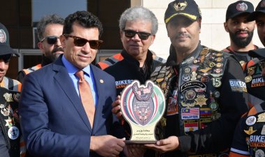 وزير الشباب والرياضة يستقبل فريق المتحدون للدراجات النارية السعودي