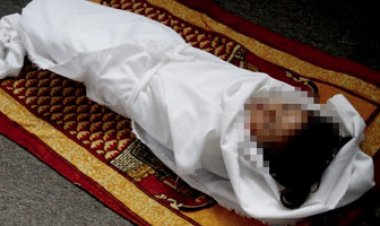 بعد علاقة غير مشروعة..  شاب وفتاة يلقيان بطفلهما  أمام مسجد.. وأمن 15 مايو ينصب لهما فخًا