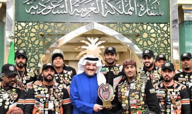 سفير السعودية لدى مصر يلتقي فريق المتحدون للدراجات النارية