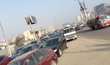 «النشرة المرورية».. تكدسات مرورية بالدائري والمحور