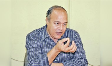 «أكبر من كاتب.. إنه معلم ومؤسس».. أشرف الخمايسي يتحدث عن أحمد خالد توفيق