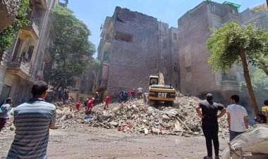 انهيار عقار بالوايلي وسقوط حائط المبنى المجاور له