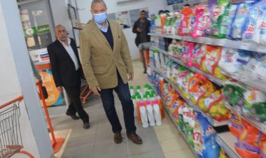 محافظ القليوبية يتفقد توافر السلع الإستراتيجية بمدينة بنها