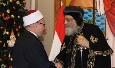 مفتي الجمهورية يهنئ البابا تواضروس بعيد الميلاد المجيد .. ويؤكد: ميلاد الأنبياء رحمة وسلام للإنسانية