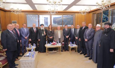 محافظ دمياط تقدم التهانى بمناسبة عيد الميلاد المجيد خلال زيارتها لكنيسة العذراء مريم