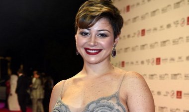 محامي منة شلبي يدفع ببطلان الضبط والتفتيش لموكلته