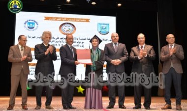 محافظ الإسماعيلية يشهد حفل تَخَرُّج الدفعة 35  بطب قناة السويس