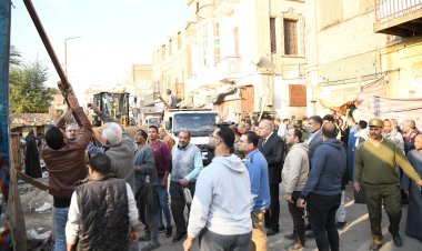 محافظ قنا يقود حملة مكبرة لرفع الاشغالات بدشنا