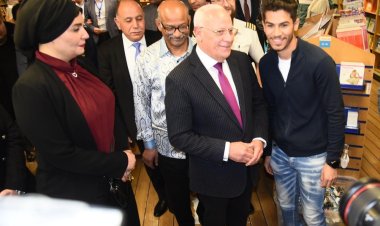 ارتفاع عدد زائري «سفينة الكتب» بميناء بورسعيد إلى ١١ ألف زائر في يومها الثاني