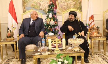 محافظ الوادي الجديد يقدم التهنئة بعيد الميلاد المجيد في كنيسة السيدة العذراء
