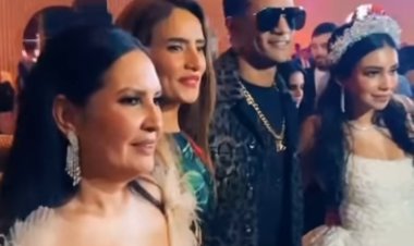 محمد رمضان يغني..  وزينة تتفاعل مع أغانيه في حفل زفاف ابنة اخت شريهان