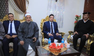 محافظ سوهاج يزور مطرانيات البلينا وجرجا لتهنئة الأقباط بعيد الميلاد المجيد