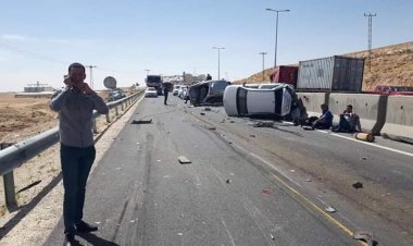 إصابة 8 أشخاص في حادث مروع على الطريق الصحراوي