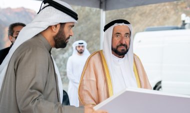 حاكم الشارقة يزور برج جبل الشيخ في خورفكان