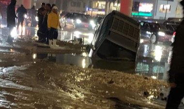 كشف ملابسات سقوط سيارة داخل حفرة بالتجمع الأول