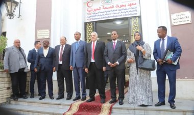 رئيس وزراء الصومال يتفقد معهد صحة الحيوان