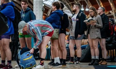 لماذا يخلع المواطنين البناطيل في مترو لندن ؟