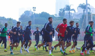 الأهلي يختتم تدريباته استعدادا لـ «المصري».. وترحيب خاص بمروان عطية