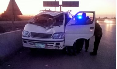 إصابة 5 أشخاص في حادث انقلاب سيارة ميكروباص أعلى محور روض الفرج