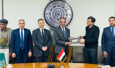 وزير الاتصالات يلتقى رئيس تنمية التجارة العالمية لمنظمة «ناسكوم» لبحث التعاون المشترك