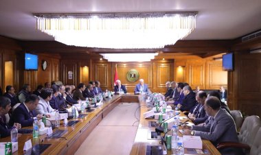 وزير التعليم العالى يبحث تأمين احتياجات المستشفيات الجامعية من الأدوية والمستلزمات الطبية