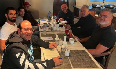 ميكالي يجتمع مع جهازه المعاون استعدادا لمباراة المنتخب الأولمبي أمام زامبيا