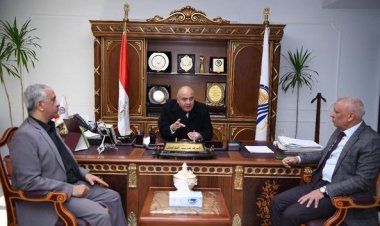 محافظ قنا يتابع تنفيذ مشروع خط طرد الصرف الصحي البديل