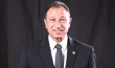 الخطيب يُهنئ لاعبات الأهلي للكرة الطائرة ببطولة السوبر