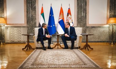 رئيس صربيا يستقبل عبدالله بن زايد ويبحثان الشراكة الاستراتيجية بين البلدين