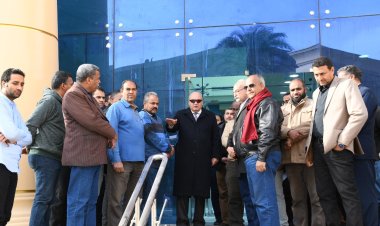 محافظ قنا يتفقد التشطيبات النهائية بمكتبة مصر العامة