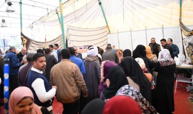 محافظ قنا يفاجئ عدد من الأسواق ومعارض «أهلا رمضان»