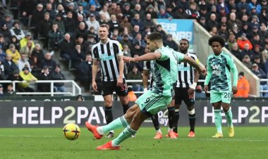 نيوكاسل يونايتد يقلب الطاولة على برينتفورد