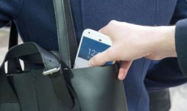 ضبط 3 أشخاص لشروعهم في سرقة هاتف محمول من أحد الأطفال بالمقطم