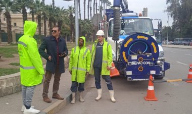 محافظ الجيزة: تمركز معدات وفرق الشفط للتعامل الفوري مع هطول الأمطار