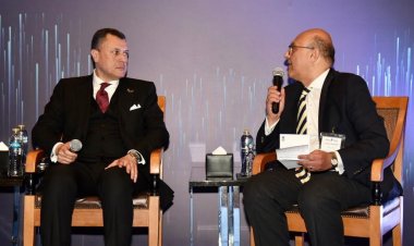 منح وزير السياحة والآثار العضوية الشرفية من غرفة التجارة الأمريكية في مصر